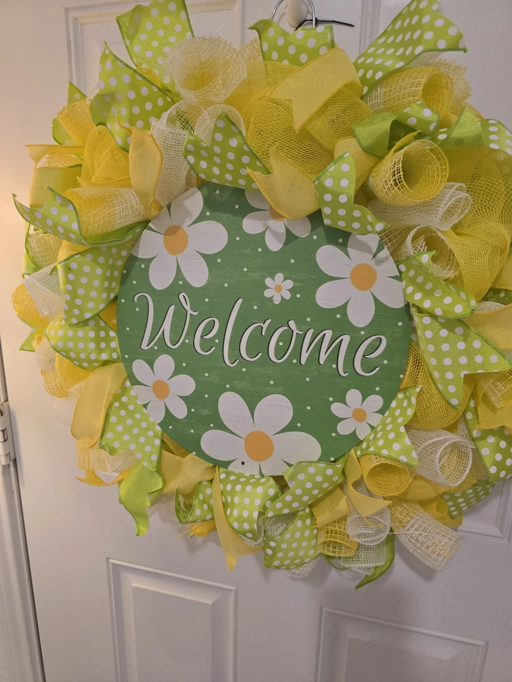 Welcome Daisy Spring Door Wreath - Yellow & Green